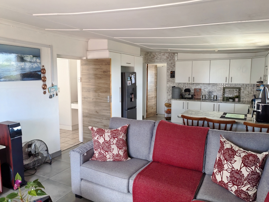5 Bedroom Property for Sale in Van Riebeeck Hoogte Eastern Cape